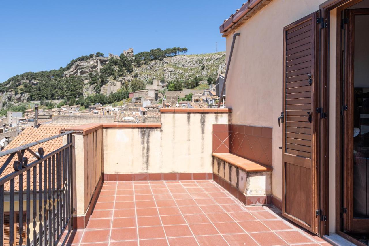 הוילה Caltavuturo Casa Della Nonna מראה חיצוני תמונה