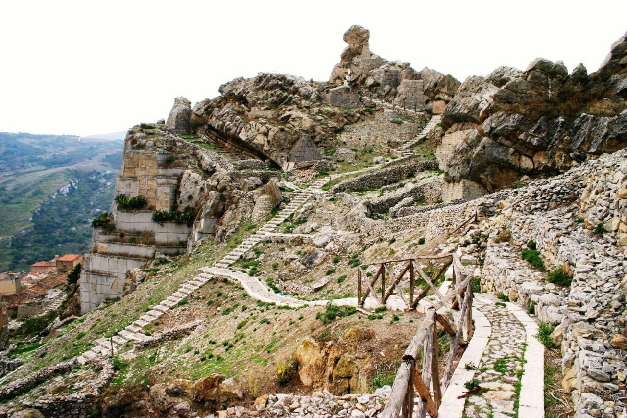 הוילה Caltavuturo Casa Della Nonna מראה חיצוני תמונה